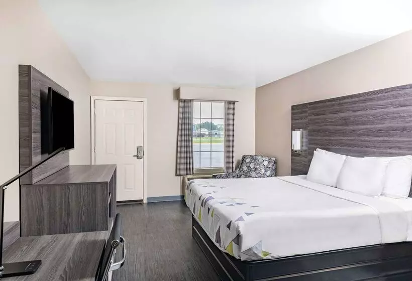 Отель Baymont By Wyndham Commerce Ga Near Tanger Outlets Mall