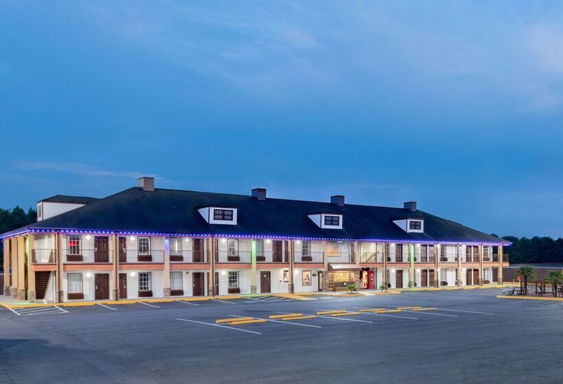 ホテル Baymont By Wyndham Commerce Ga Near Tanger Outlets Mall