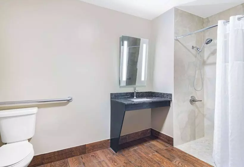 Отель Baymont By Wyndham Commerce Ga Near Tanger Outlets Mall