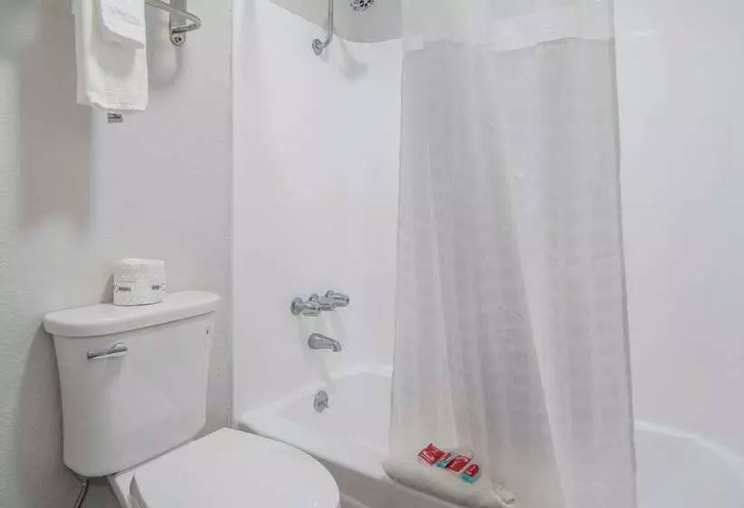 בית מלון כפרי Econo Lodge Waco North I35