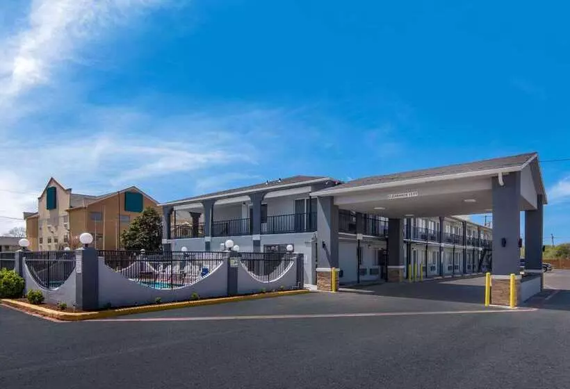בית מלון כפרי Econo Lodge Waco North I35