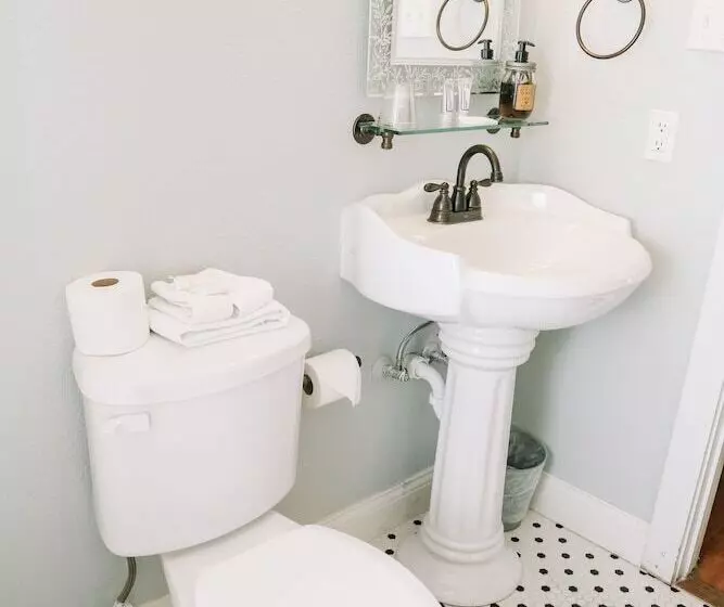 هتل Inn On The Riverwalk