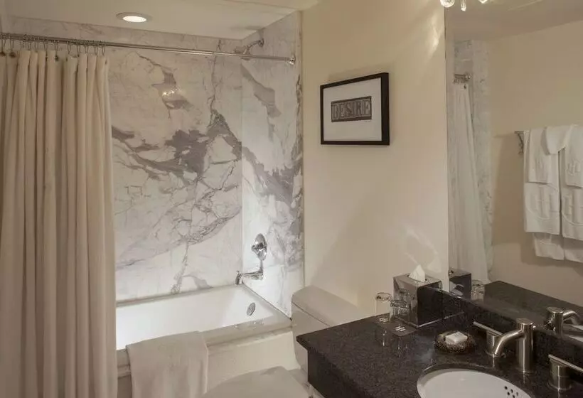 هتل International House