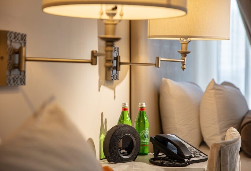 Hotel International House