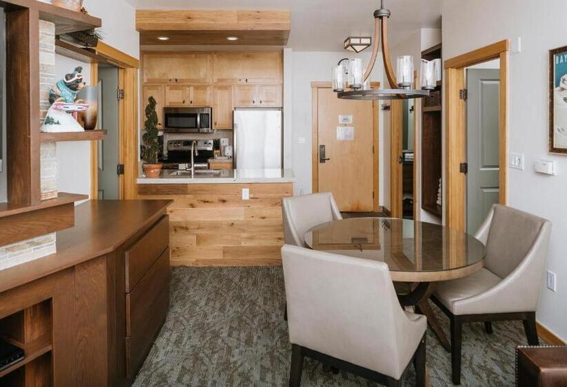 هتل Juniper Springs Resort