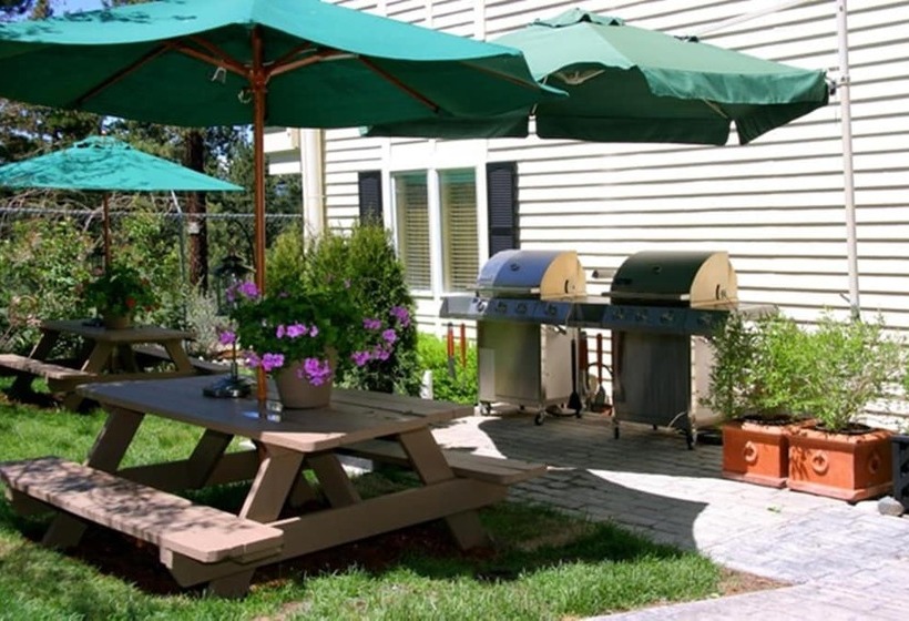 هتل The Lodge At Kingsbury Crossing