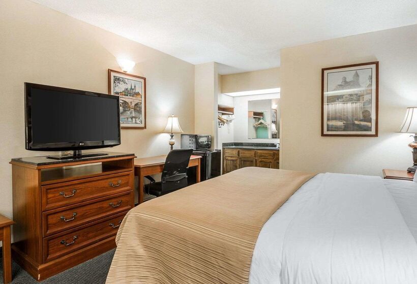 בית מלון כפרי Quality Inn