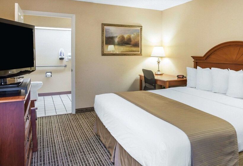 Отель Quality Inn