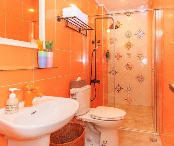 تختخواب و صبحانه Bj Classic Town