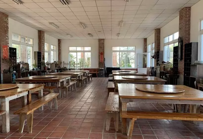 تختخواب و صبحانه Lu Din Manor