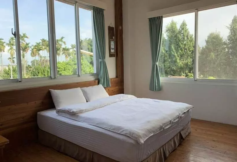 تختخواب و صبحانه Lu Din Manor
