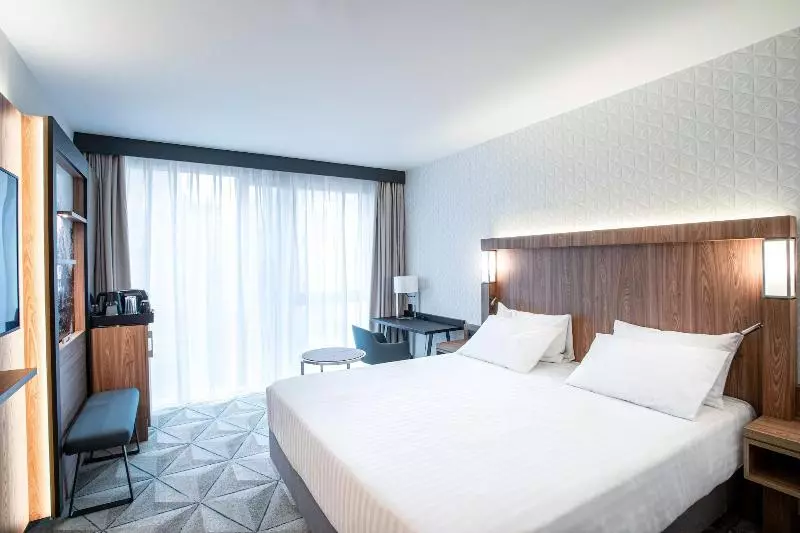 هتل Courtyard By Marriott Paris Porte De Versailles