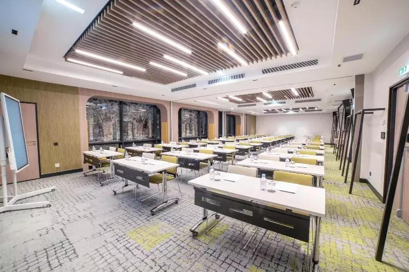 هتل Courtyard By Marriott Paris Porte De Versailles