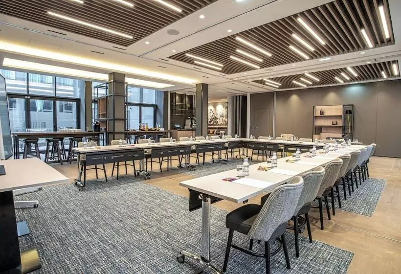 هتل Courtyard By Marriott Paris Porte De Versailles