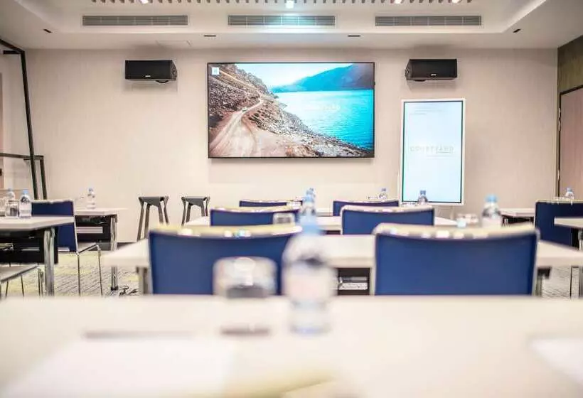 هتل Courtyard By Marriott Paris Porte De Versailles