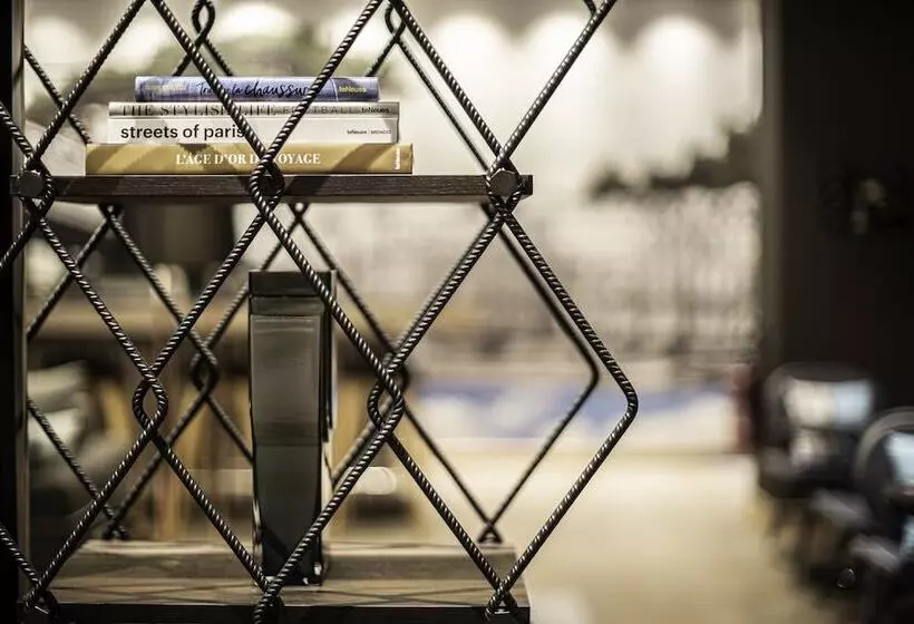 هتل Courtyard By Marriott Paris Porte De Versailles