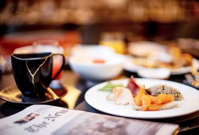 هتل Courtyard By Marriott Paris Porte De Versailles