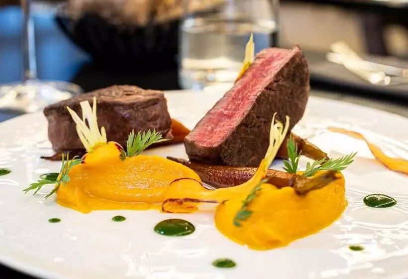 هتل Courtyard By Marriott Paris Porte De Versailles