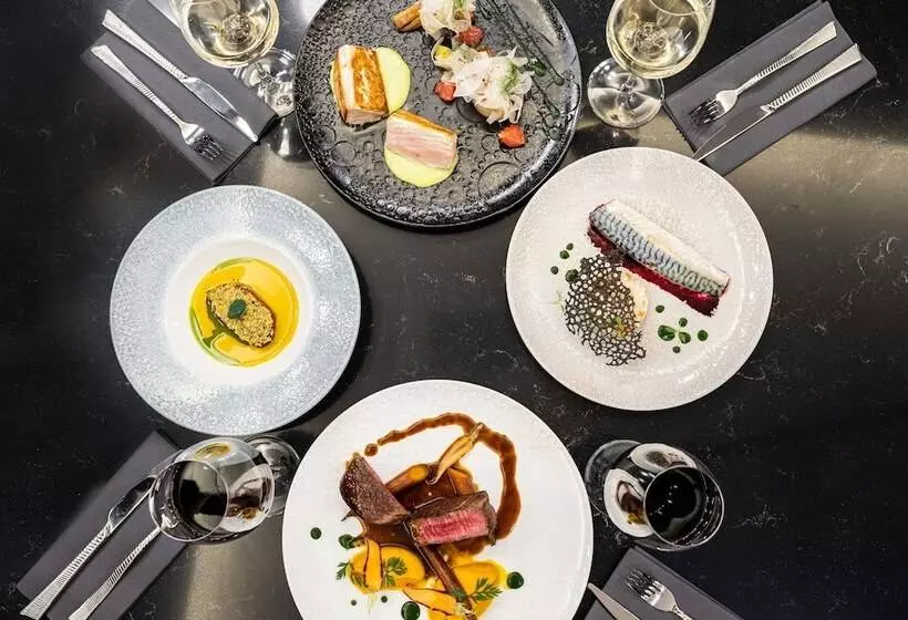 هتل Courtyard By Marriott Paris Porte De Versailles