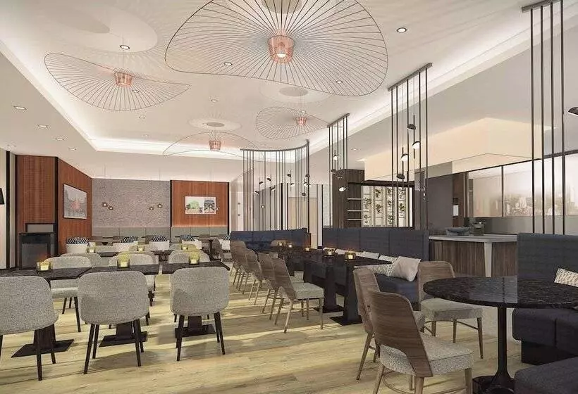 هتل Courtyard By Marriott Paris Porte De Versailles