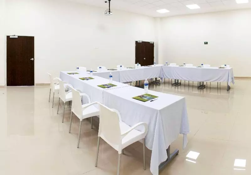 هتل Sleep Inn Queretaro