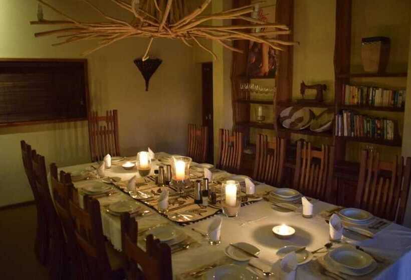 酒店 Zangarna Game Lodge