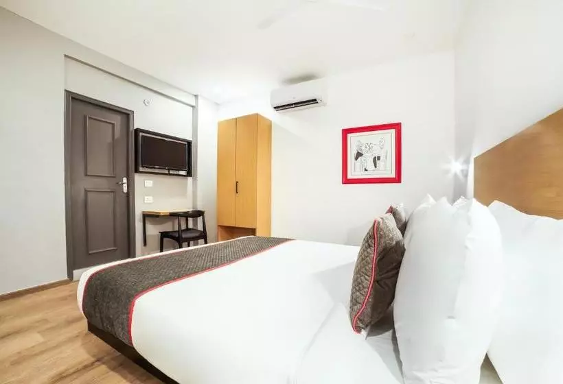 ホテル Oyo Townhouse 125 Medawas