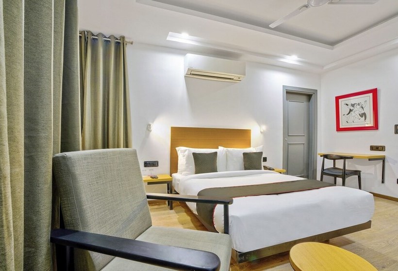 בית מלון כפרי Oyo Townhouse 284 New Building Sector 104