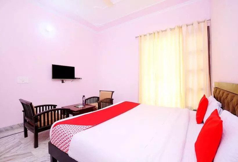 ホテル The Sai Villa By Oyo Rooms