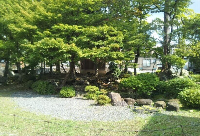 پانسیون Yuya Takanoyu