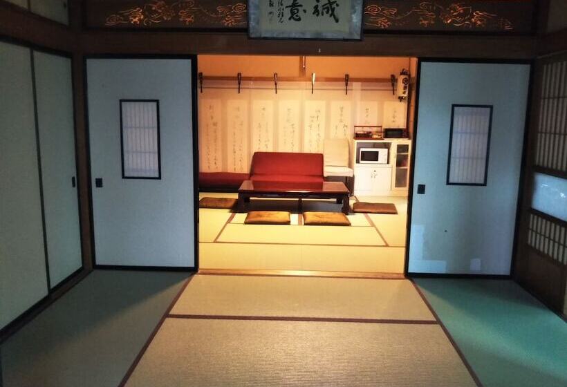 پانسیون Yuya Takanoyu