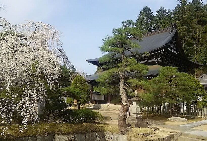 پانسیون Yuya Takanoyu