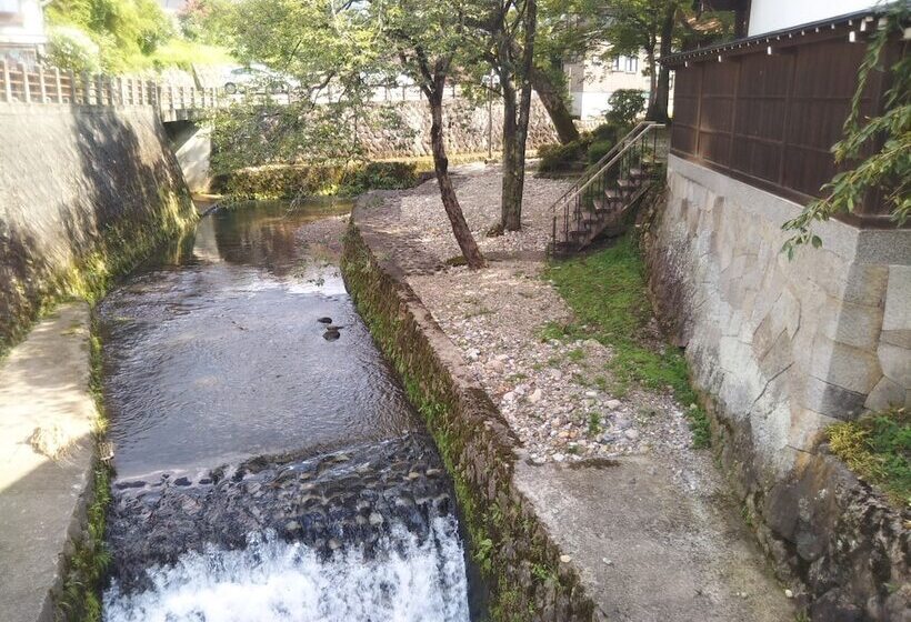 پانسیون Yuya Takanoyu