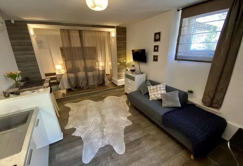 Apartments & Rooms Dujam