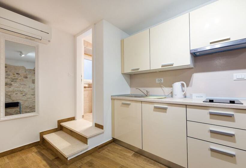 Apartments & Rooms Dujam