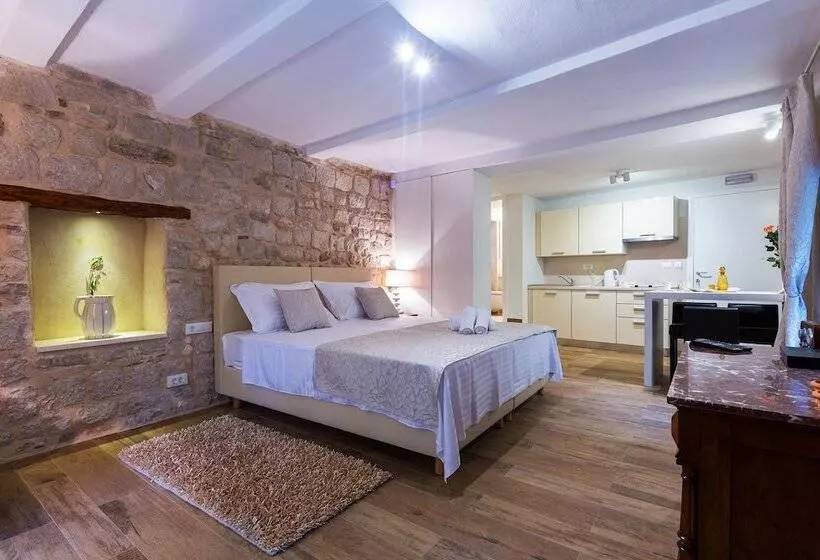 Apartments & Rooms Dujam