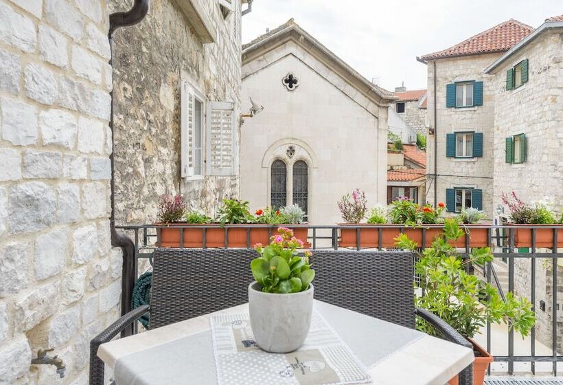 Apartments & Rooms Dujam