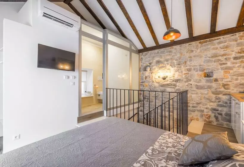 Apartments & Rooms Dujam