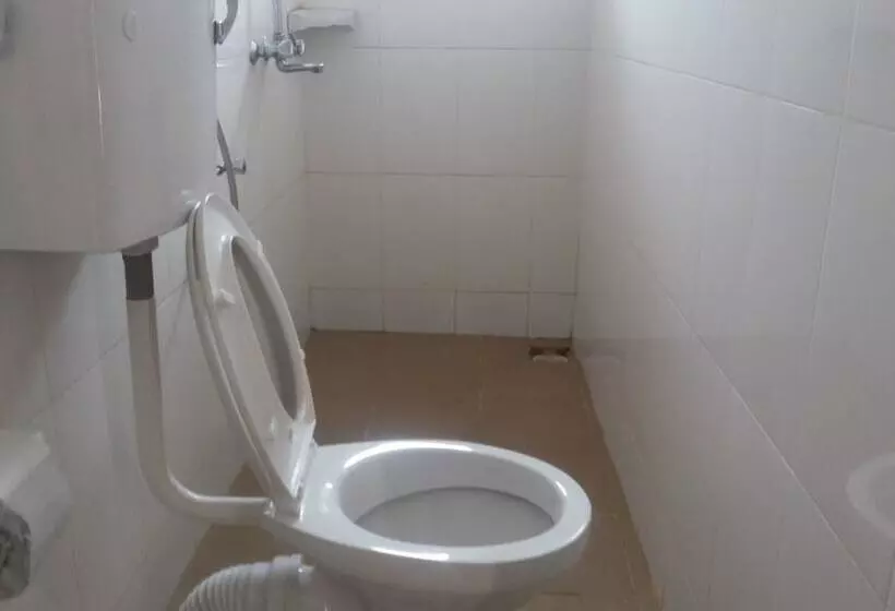 هتل Jojo's Palace Annex