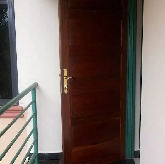 هتل Jojo's Palace Annex