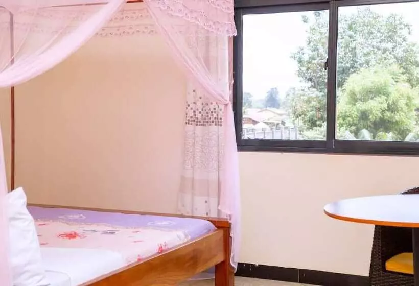 هتل Jojo's Palace Annex