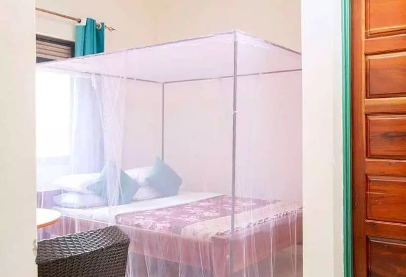 هتل Jojo's Palace Annex