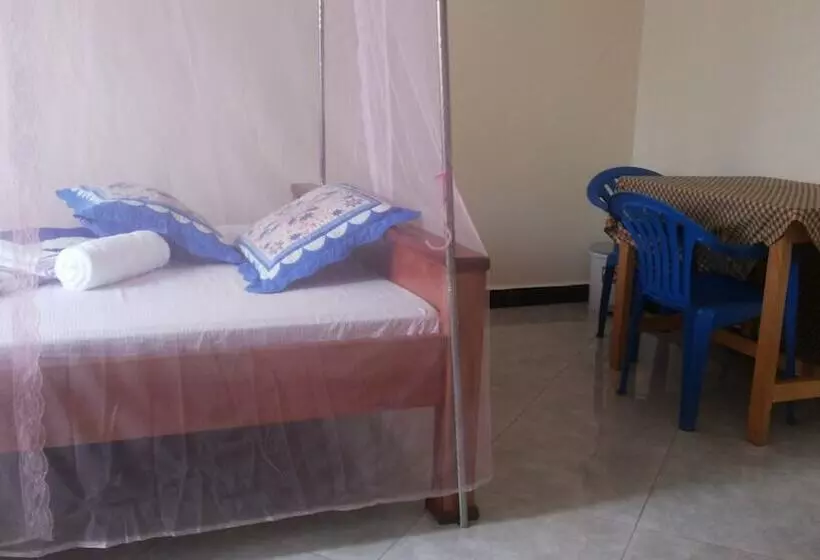 هتل Jojo's Palace Annex