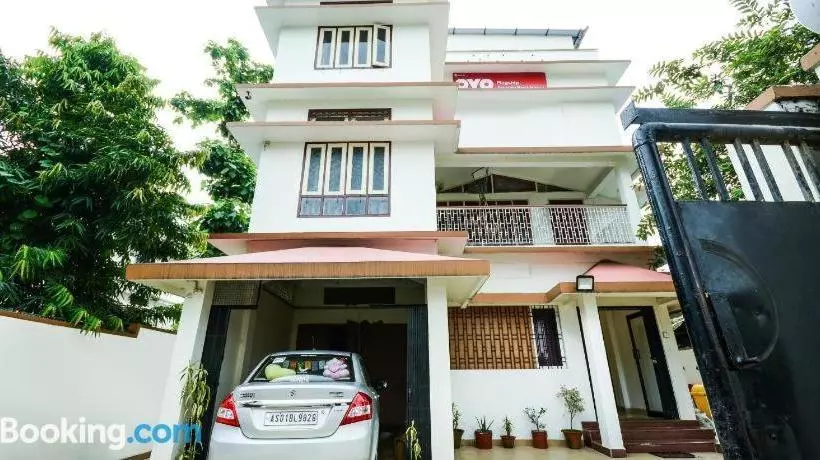 ホテル Oyo Flagship 30627 Anurag Residency