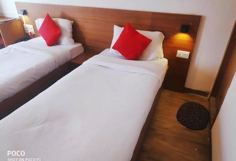 ホテル Oyo Flagship 30627 Anurag Residency