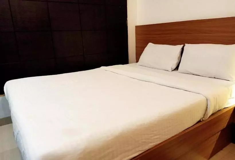 ホテル Oyo Flagship 30627 Anurag Residency