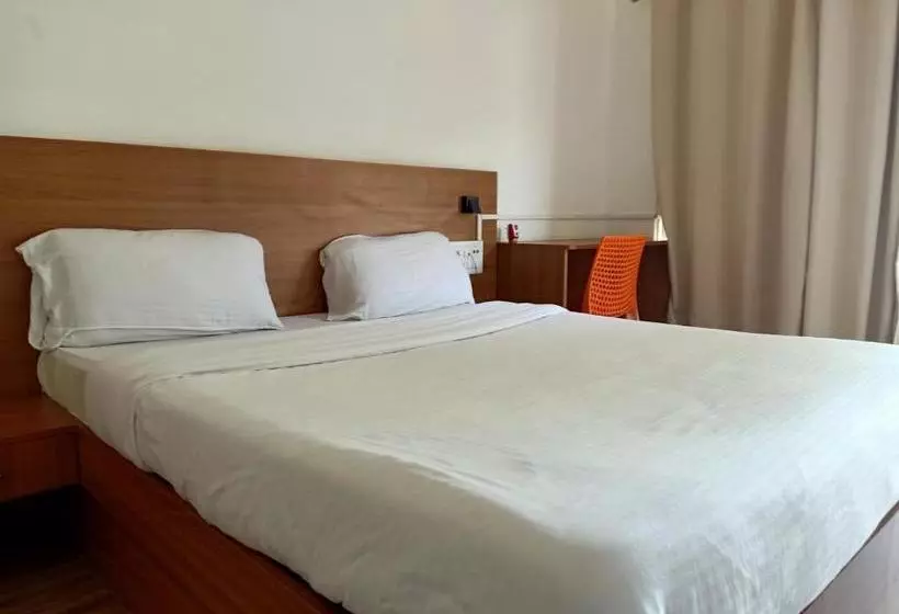 ホテル Oyo Flagship 30627 Anurag Residency