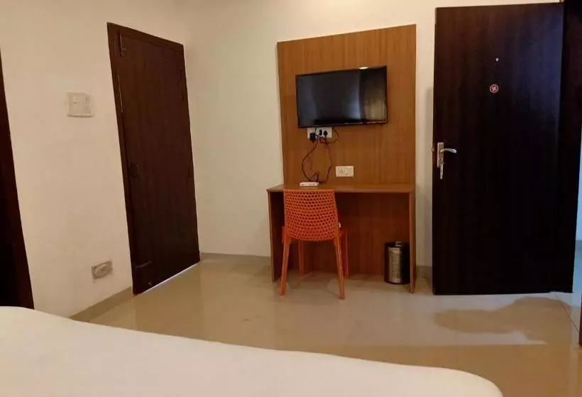 ホテル Oyo Flagship 30627 Anurag Residency