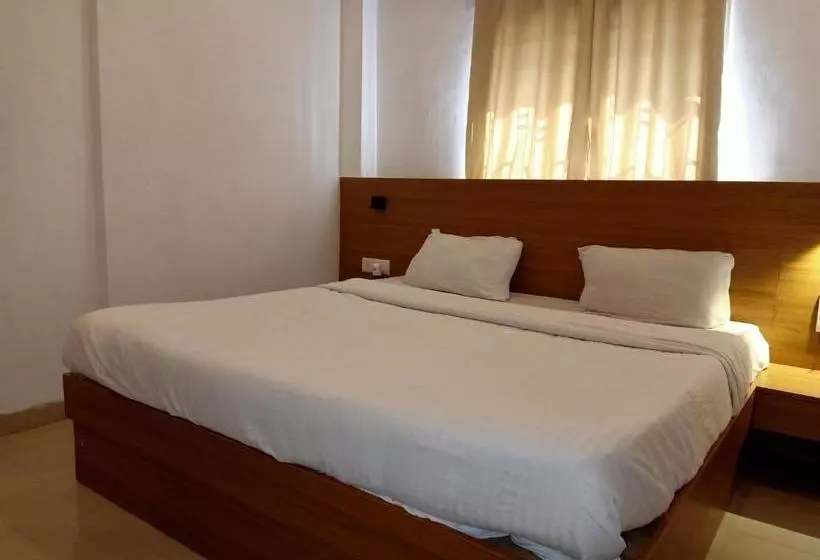 ホテル Oyo Flagship 30627 Anurag Residency