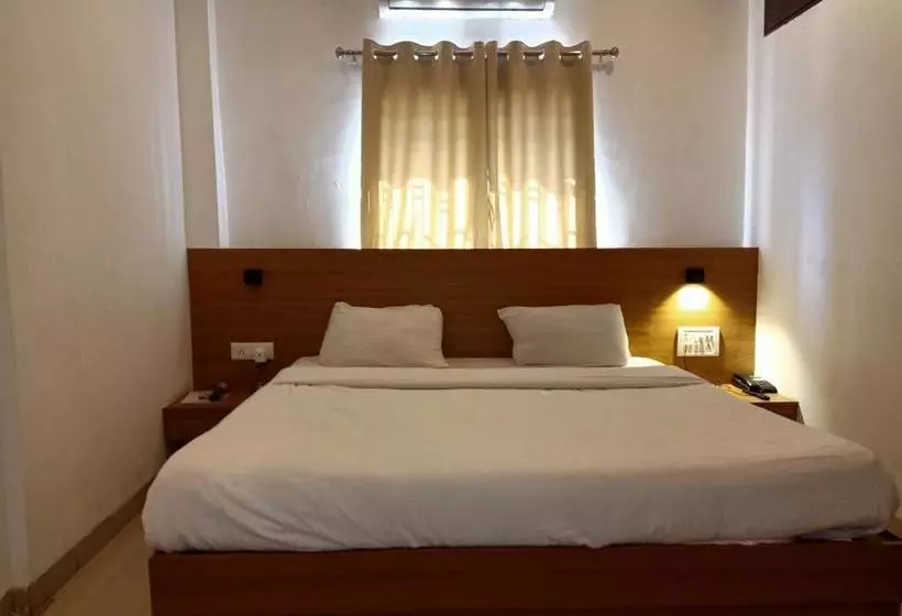 ホテル Oyo Flagship 30627 Anurag Residency